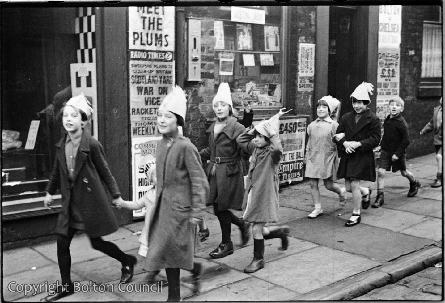 Paper Hats by Humphrey Spender | Bolton Worktown